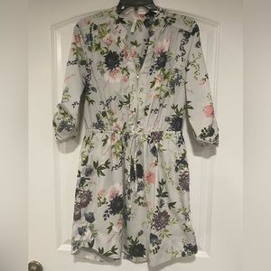 Adorable sundress with so many details! Medium live 4 truth brand.